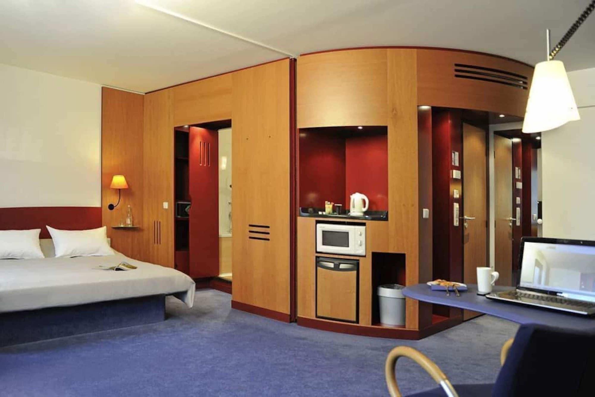 Novotel Suites Hamburg City Exterior photo