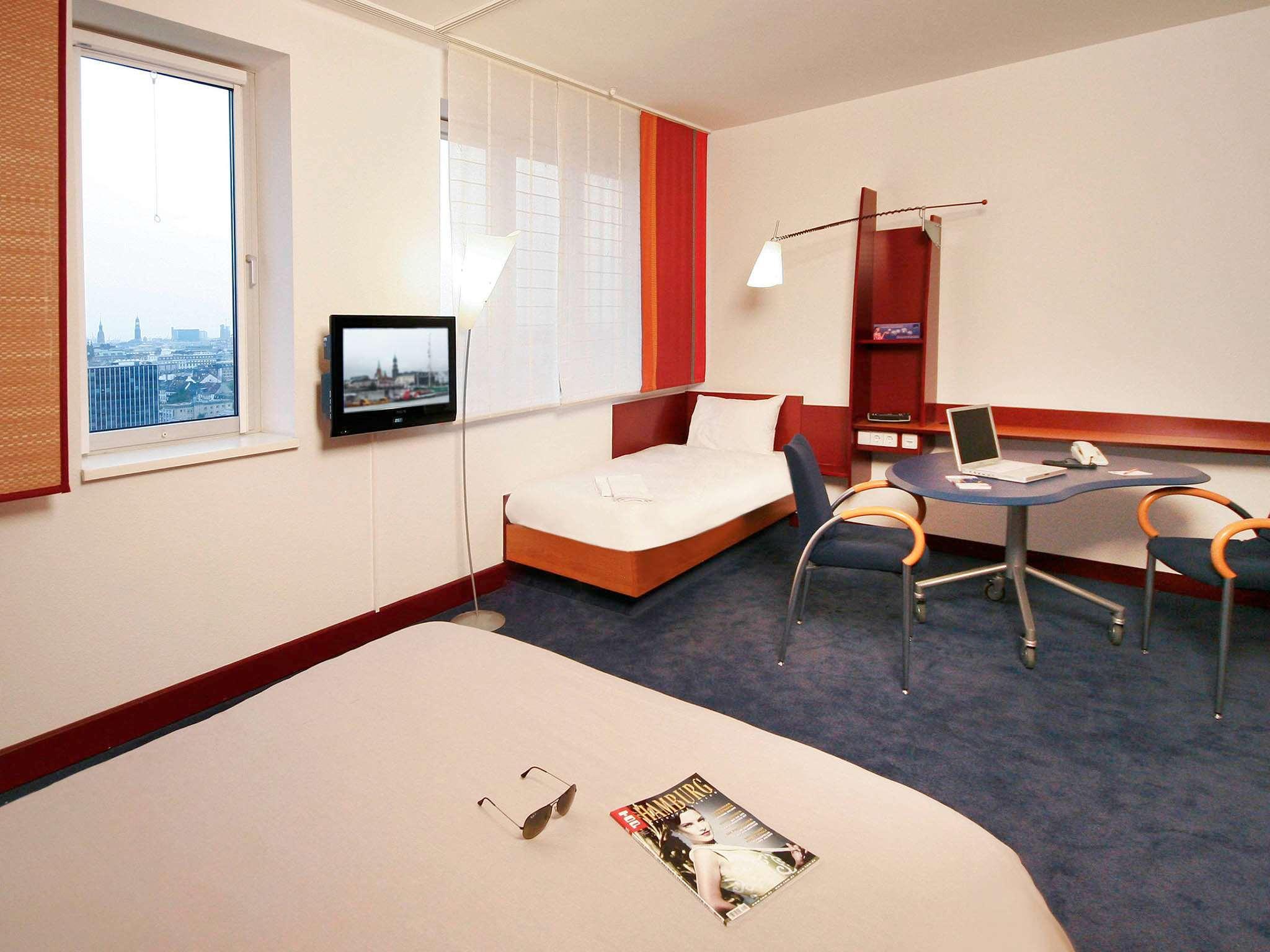 Novotel Suites Hamburg City Exterior photo