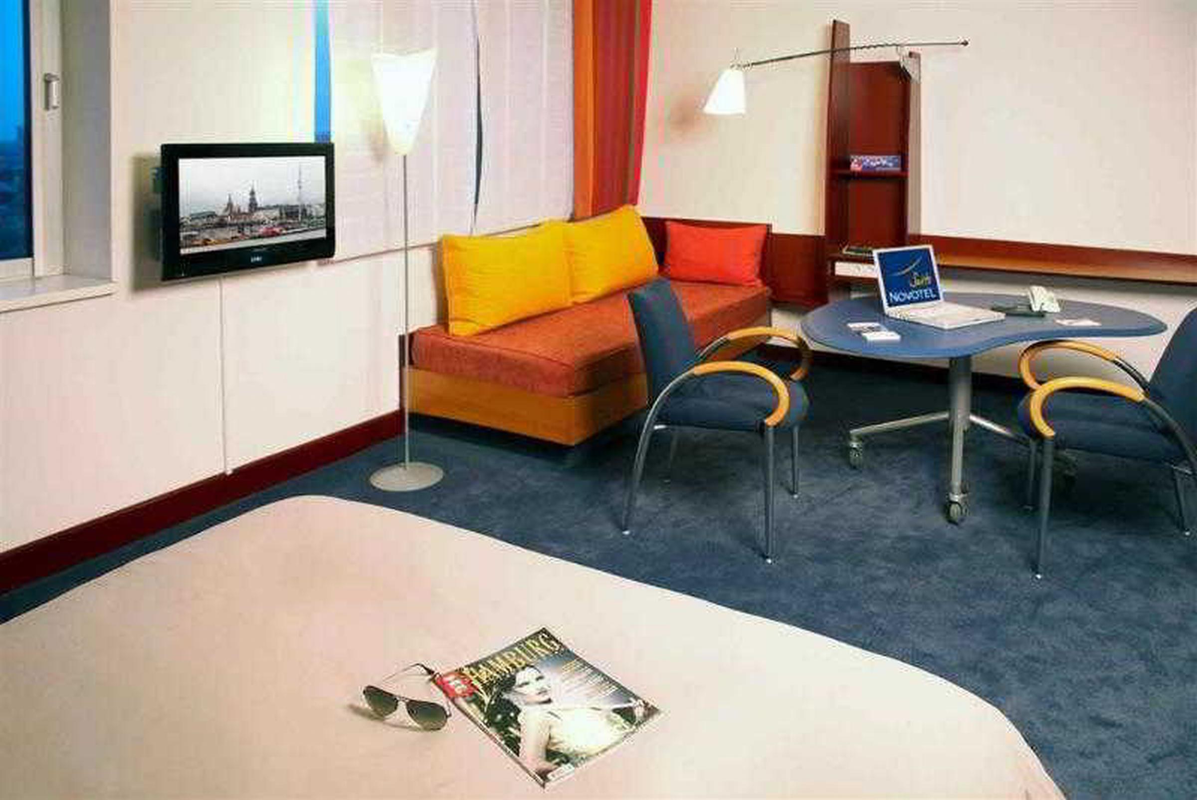 Novotel Suites Hamburg City Exterior photo