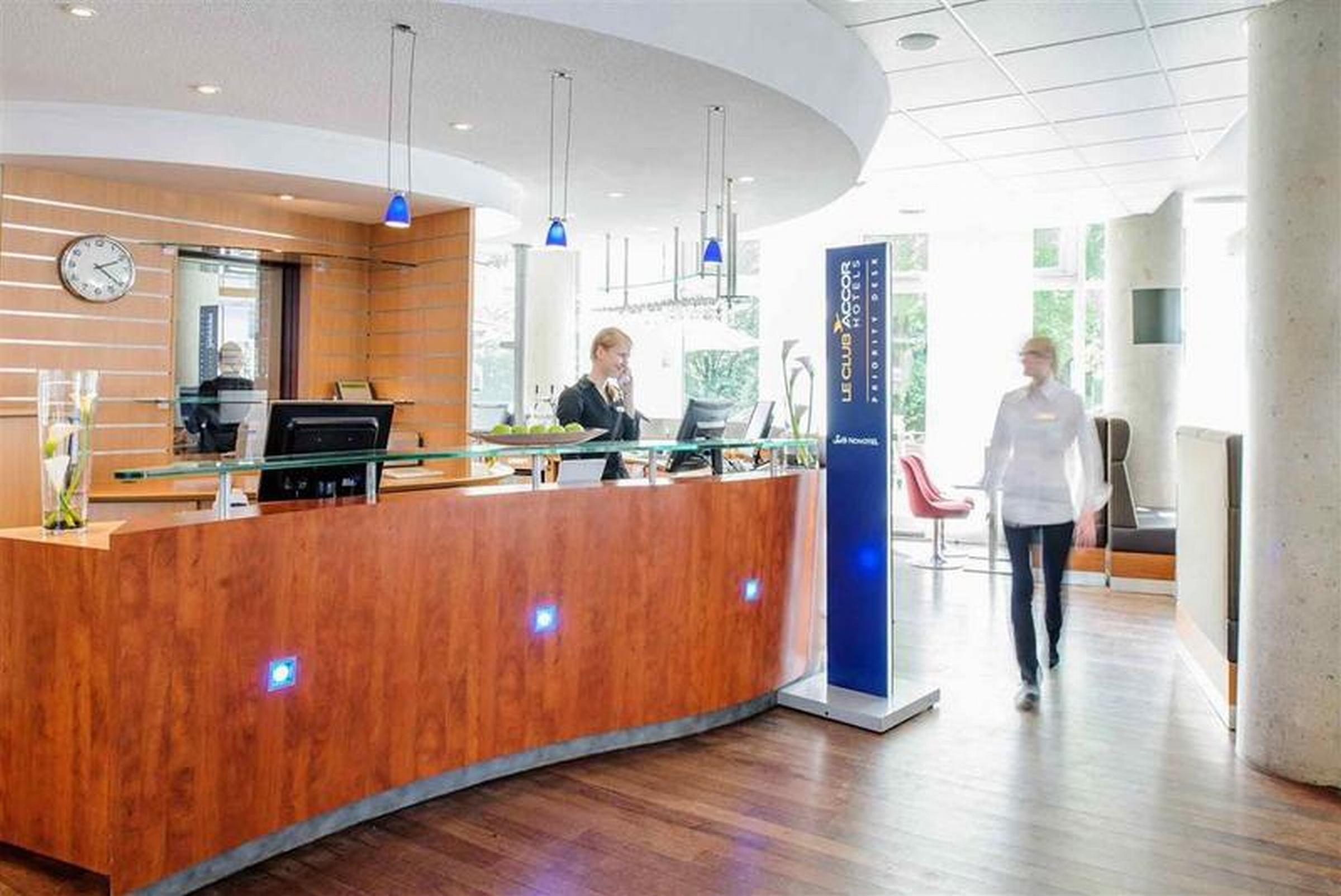 Novotel Suites Hamburg City Exterior photo