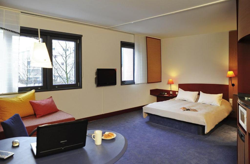 Novotel Suites Hamburg City Exterior photo